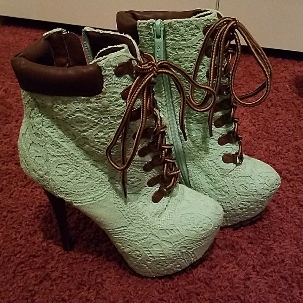 Heeled boots