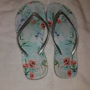 Guess Flipflops