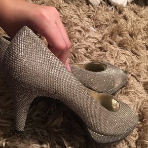 Gold sparkly platform pumps
