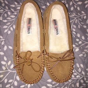 Brand new Minnetonka Moccasin Slippers