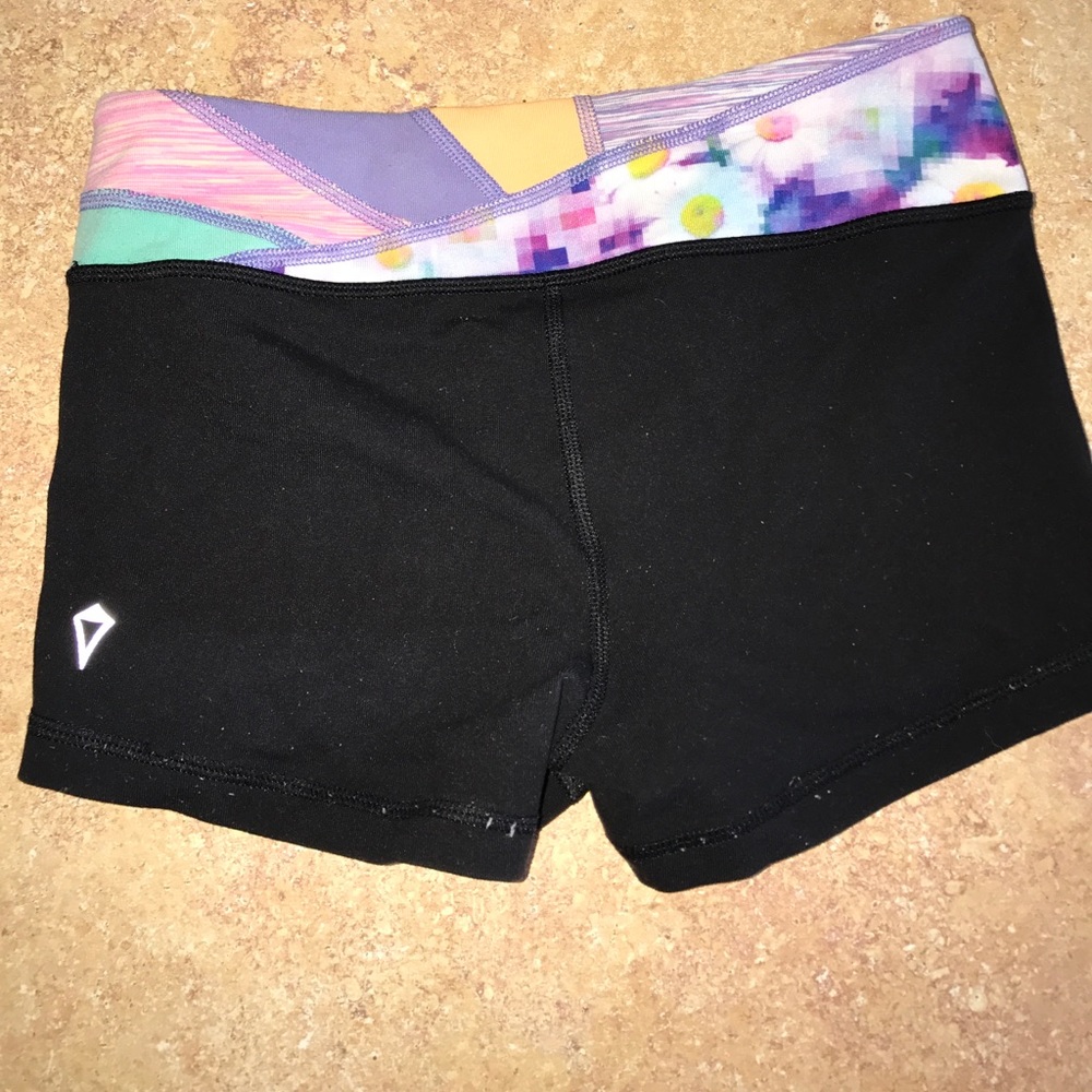 Spandex - Picture 2 of 4