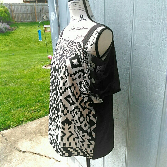 Cold Shoulder Blouse - Picture 2 of 5