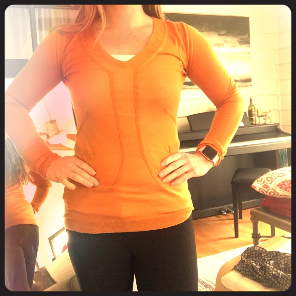 BCBG sweater top