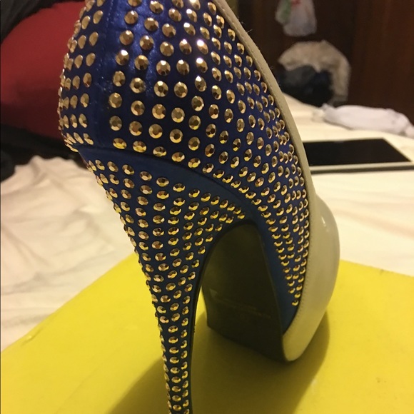 Shoes - Picture 2 of 2