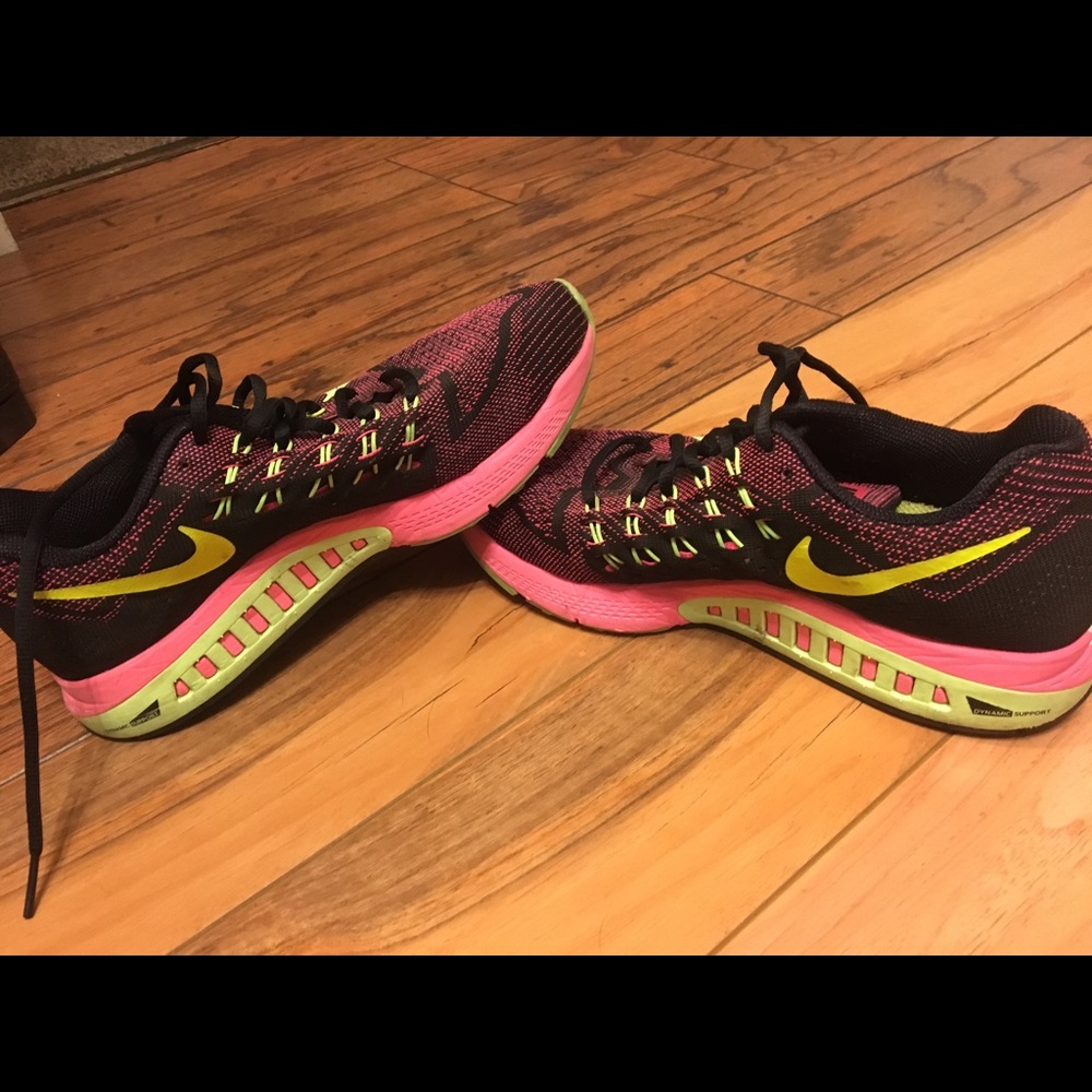 Nike Tennis Shoes
