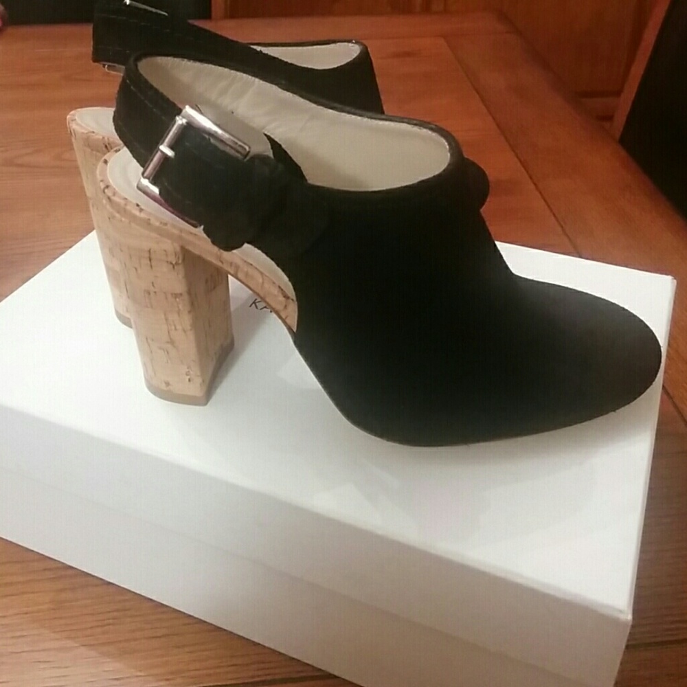 🆕Karen Millen suede shoes