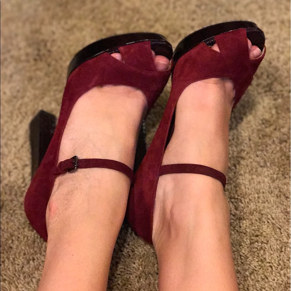 Fabulous Michael Kors burgundy suede heels