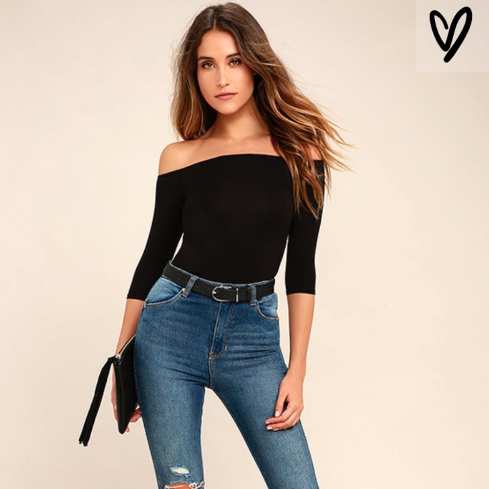 NWT Lulus off-the-shoulder black top