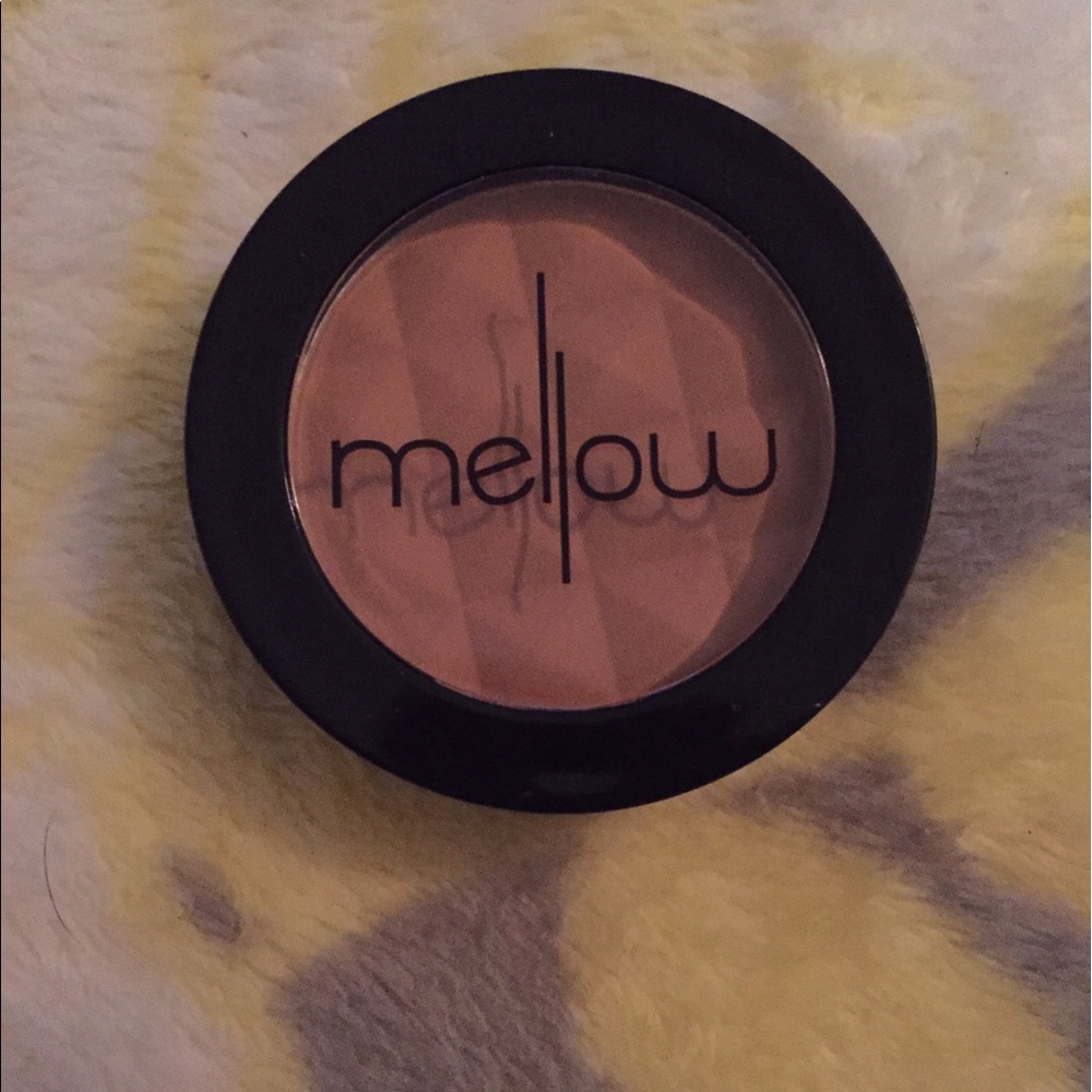 NEW Mellow cosmetics bronze blush