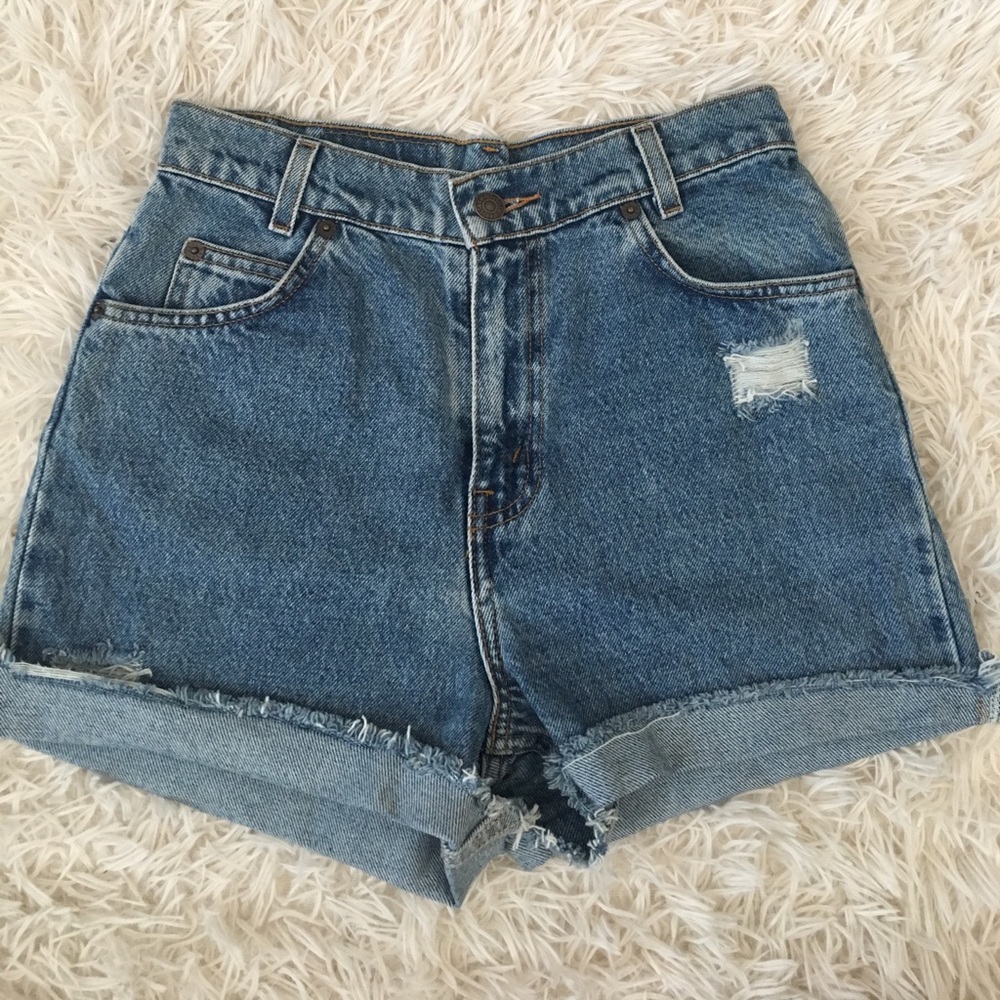 Vintage Levi mom shorts