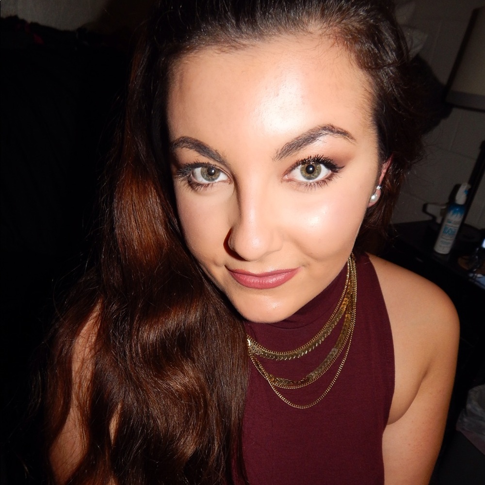 Meet your Posher, Briana