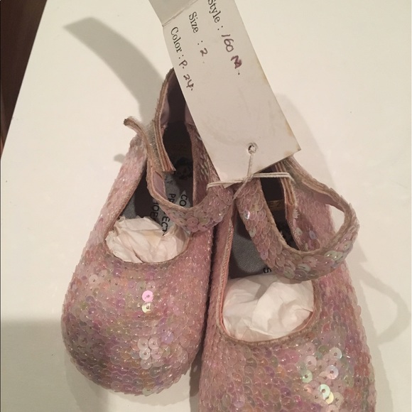 Baby shoes - Picture 1 of 3