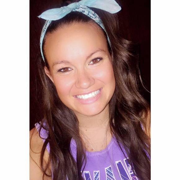 Meet your Posher, Stefani - Picture 4 of 4