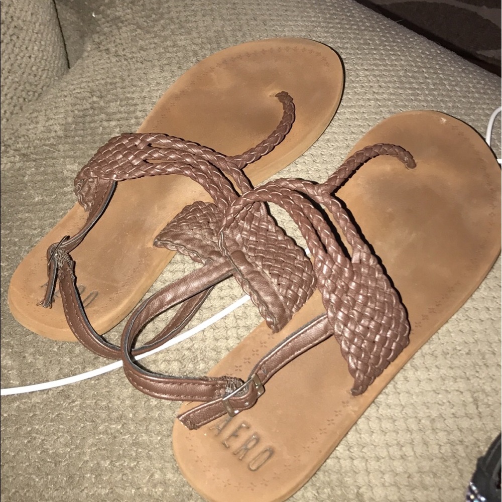 AEROPOSTALE SANDALS. SIZE 8!