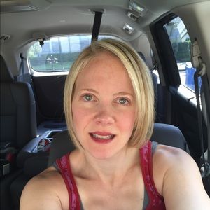 Meet your Posher, Larissa