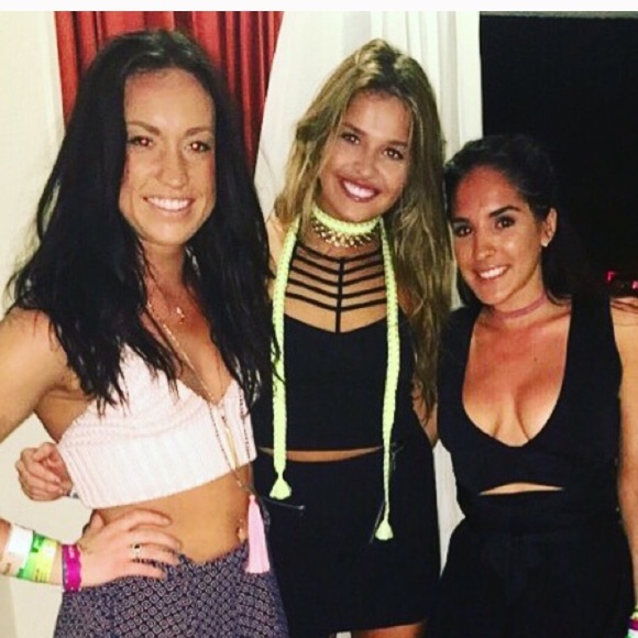 Black Sexy Caged Strappy Bralette - Picture 3 of 3