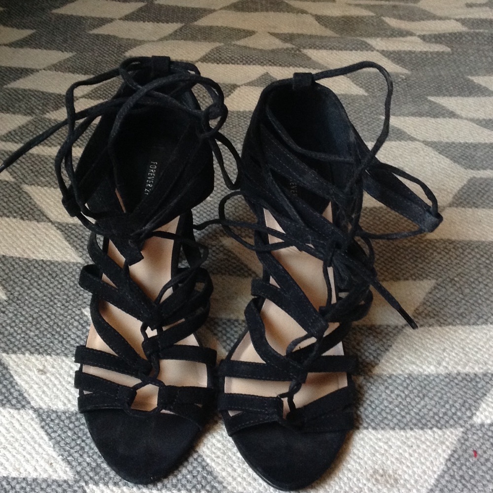 Lace up sandals. 3 inch heel. Black.