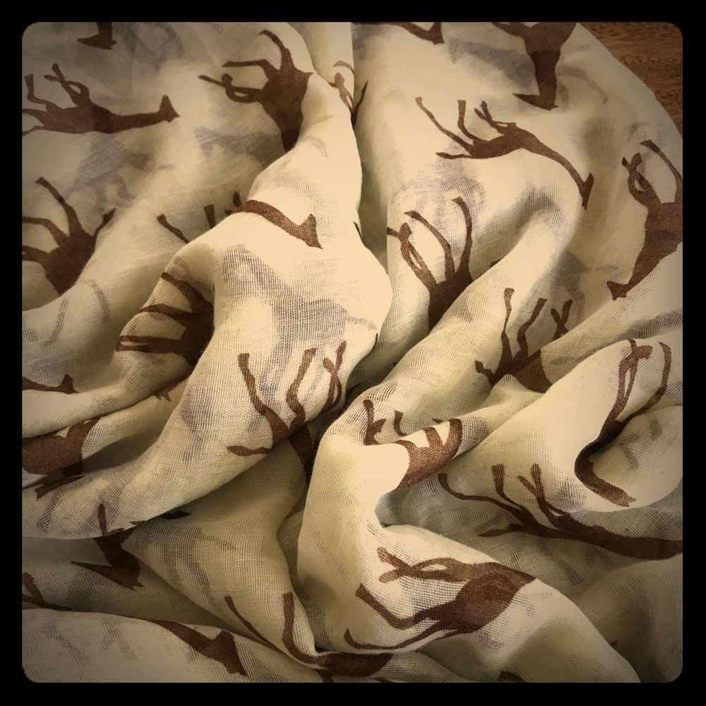 Gigantic Giraffe Scarf