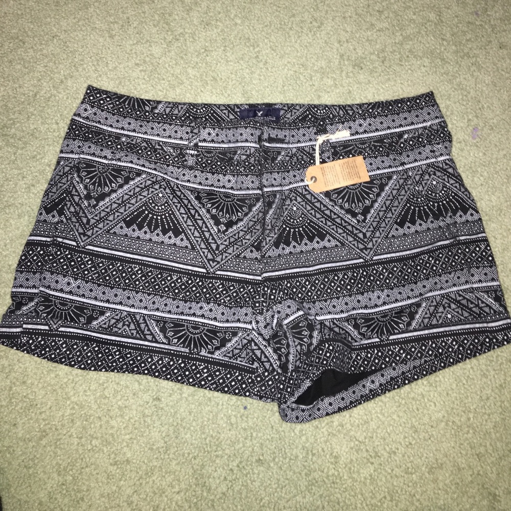 American Eagle Patterned shorts
