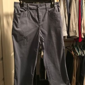 Croft & Barrow classic fit Capri pants. Size 4