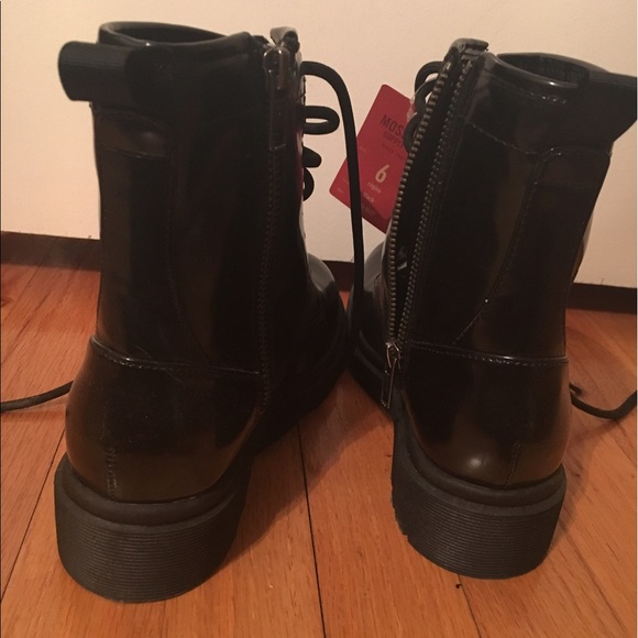 Women's Lace Up Boots - Picture 2 of 3