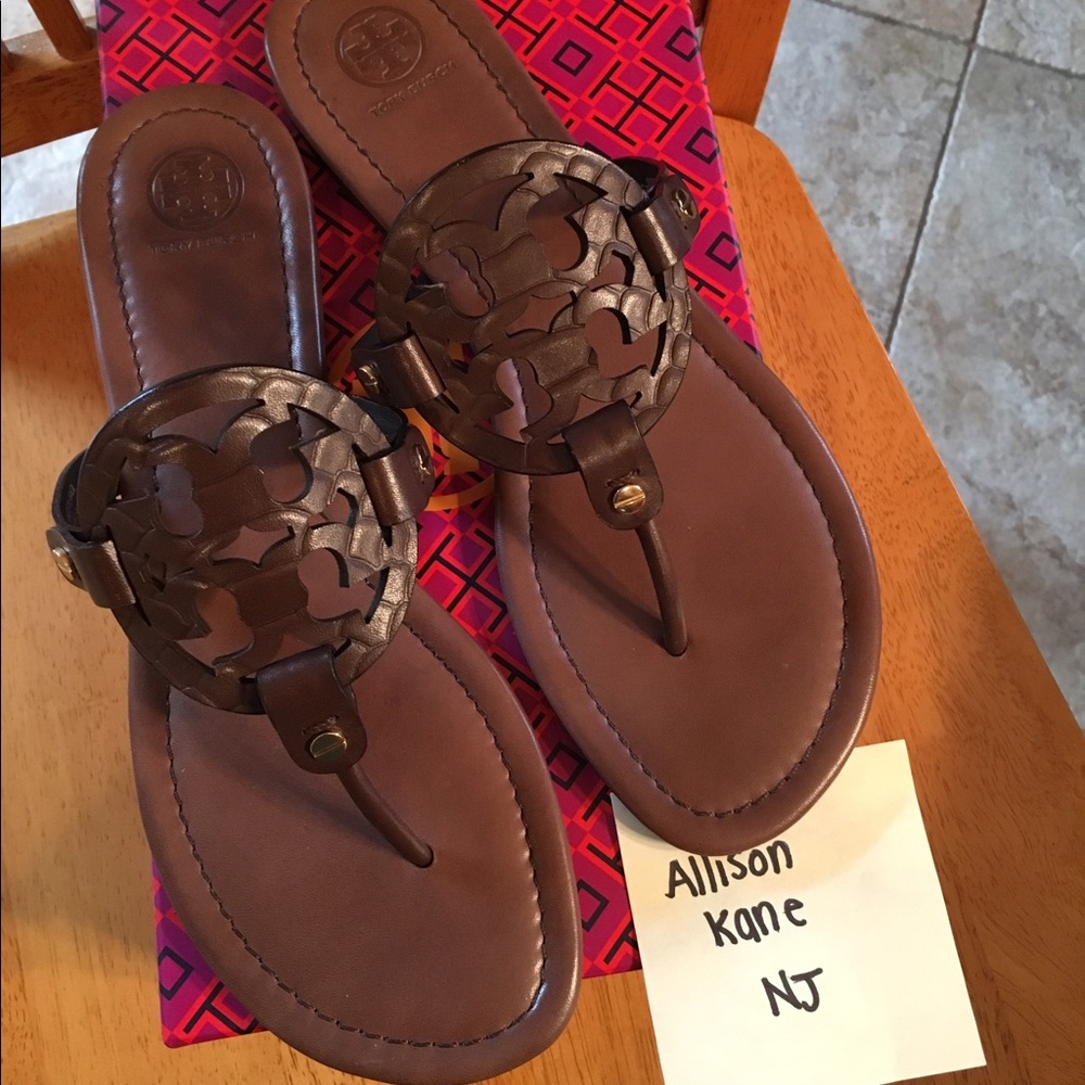 New w/ Box Tory burch millers brown size 10.5
