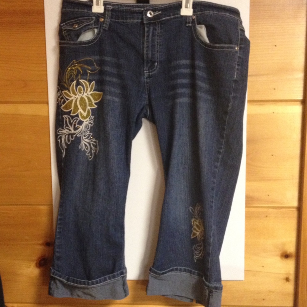 Pepper and blue cropped Capri denim and gold 15