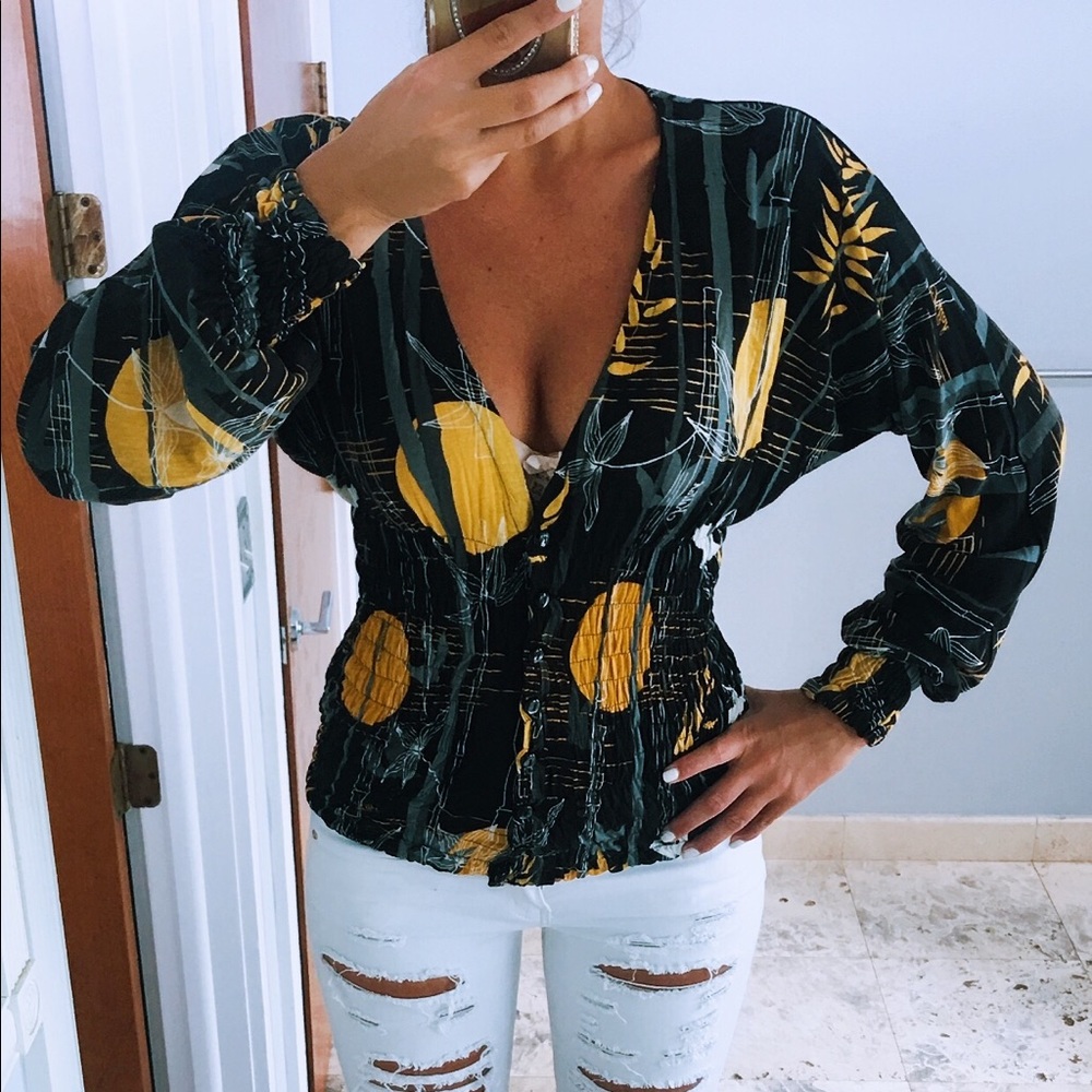 V-neck button up Shirt