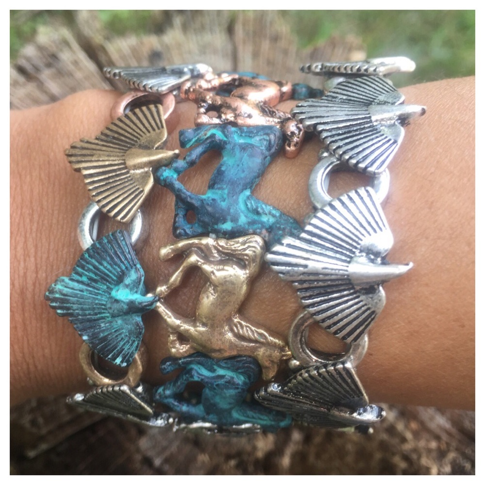 Equestrian Horse Stretch Bracelet  - Picture 2 of 5