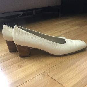 Salvatore Ferragamo Leather Pearl White Pumps