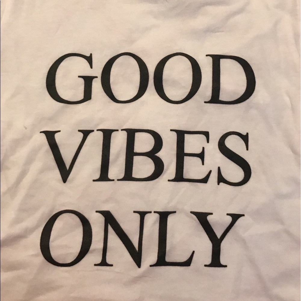 WHITE GOOD VIBES ONLY CROP TOP
