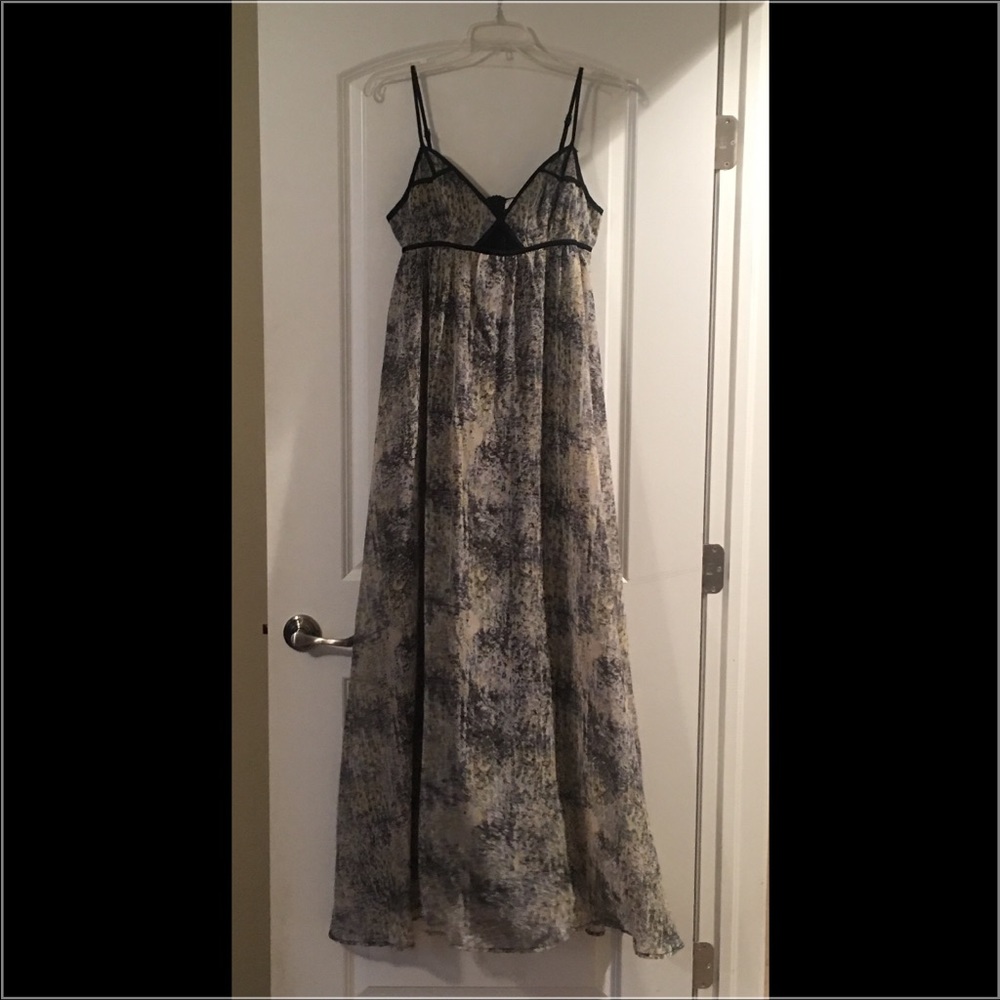 Lovely LOLA maxi dress