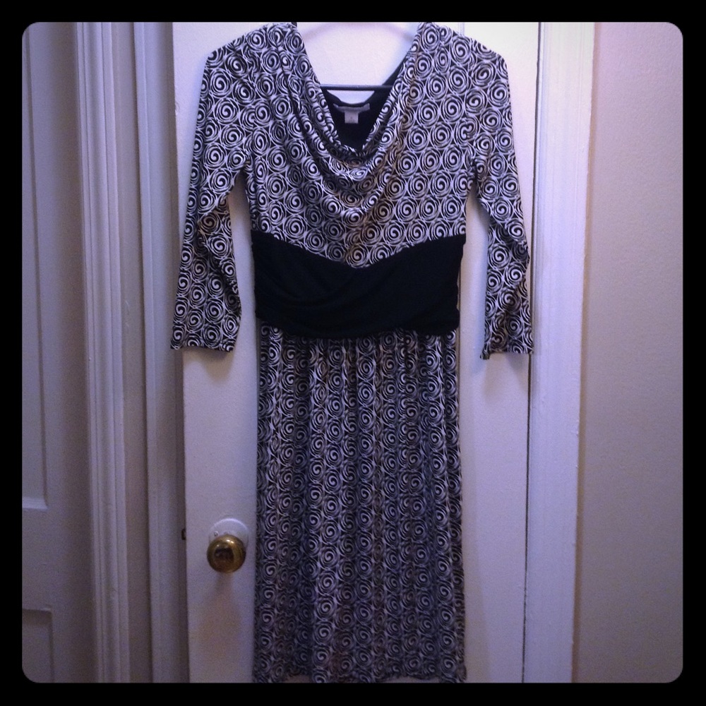 Black and white patterned dress