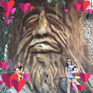 Meet your Posher, Lola