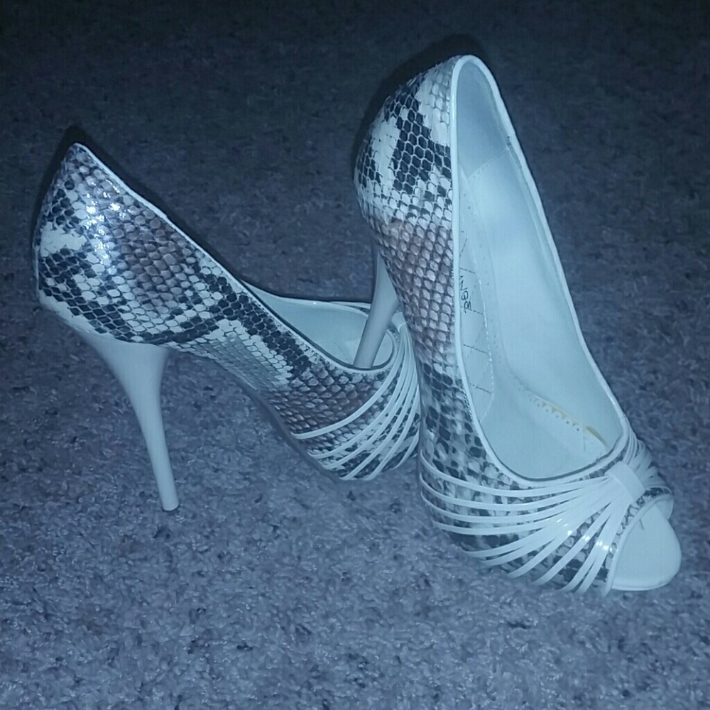 SNAKE SKIN PEEP TOE HEELS