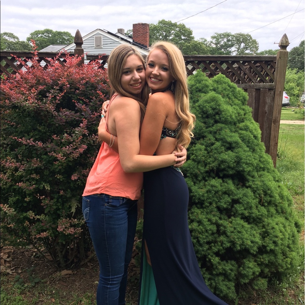 Meet your Posher, Danielle