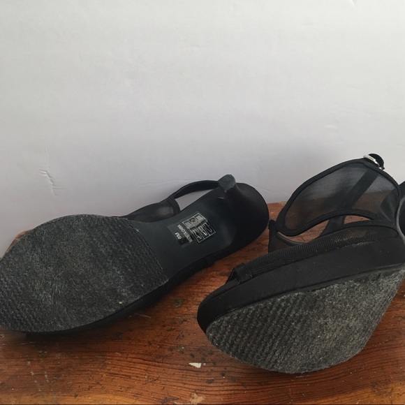 HP🎉 Black Mesh Heels - Picture 4 of 4