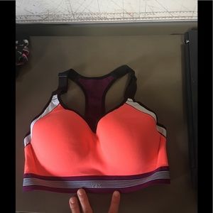 VS Incredible Sports Bra
