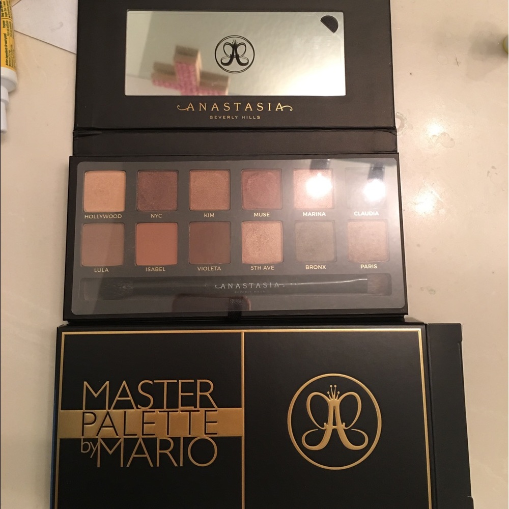 AUTHENTIC (with proof) ABH Master Palette by Mario