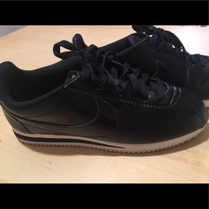 Black Nike Cortez Women's Size 9