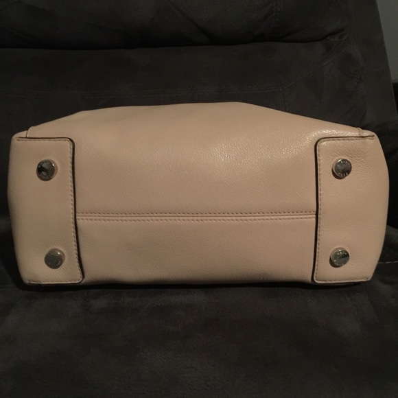 Michael Kors purse - Picture 4 of 4