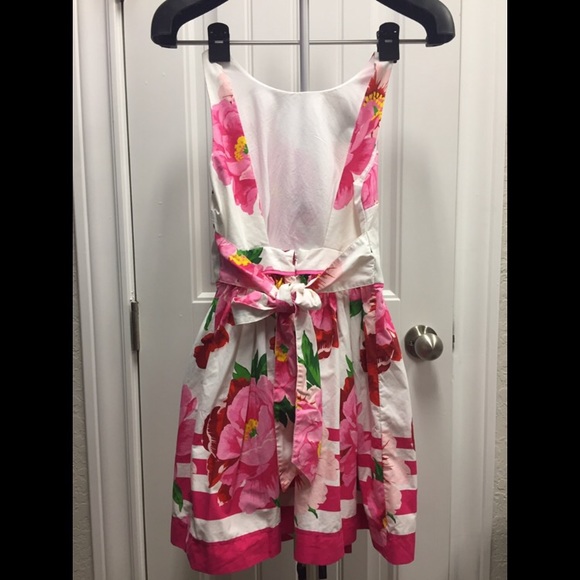 Abercrombie Pink Floral Dress. BNWT, never worn. - Picture 2 of 4