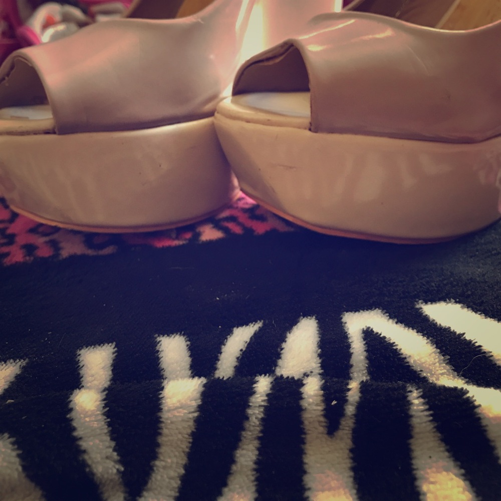 High Wedges - Picture 2 of 2
