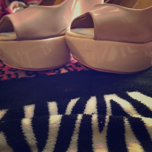 High Wedges - Picture 2 of 2