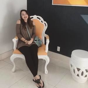 Meet your Posher, Alicia