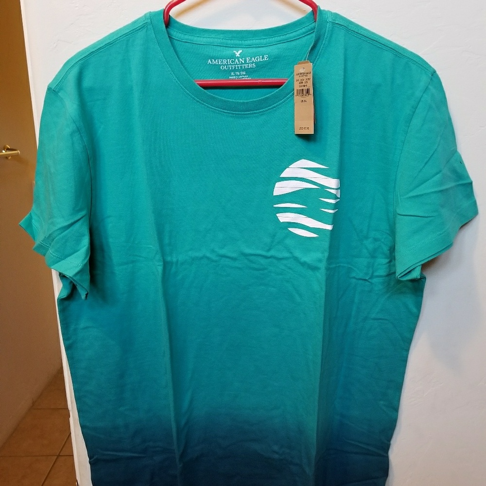 XL NWT American Eagle Tee.