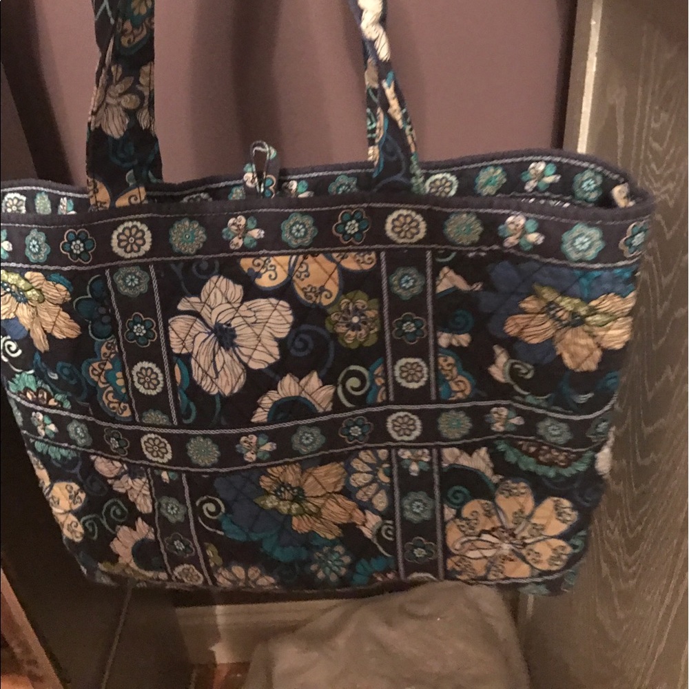 Vera Bradley tote