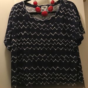 Cute old navy top navy and white