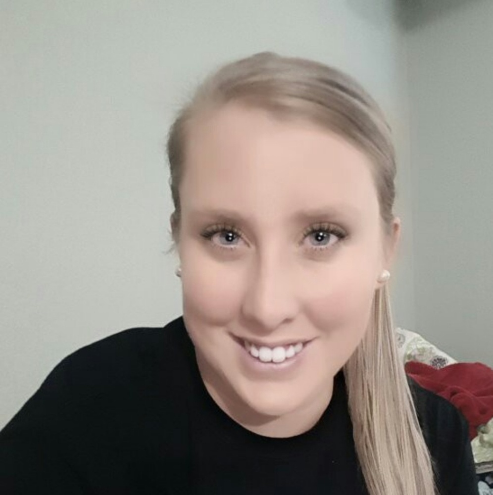 Meet your Posher, Courtney