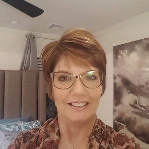 Meet your Posher, Lorene